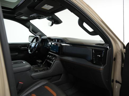 Used 2022 GMC Sierra 1500 AT4 w/ AT4 Premium Package image 15