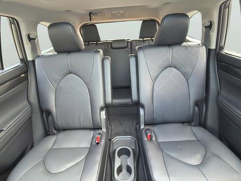 Used 2026 Toyota Highlander Platinum image 24