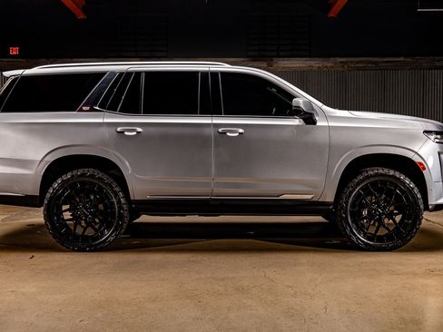 Used 2023 Cadillac Escalade Premium Luxury w/ Performance Package image 11