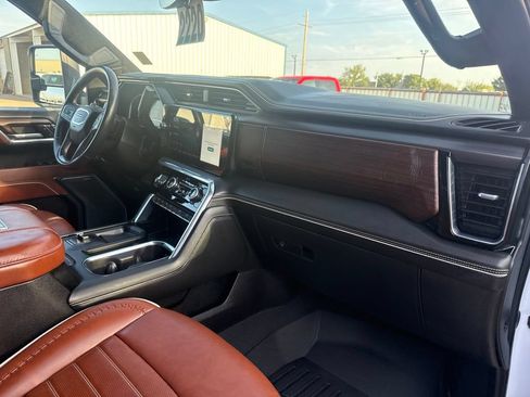 Used 2024 GMC Sierra 2500 Denali Ultimate AWD/4WD image 40