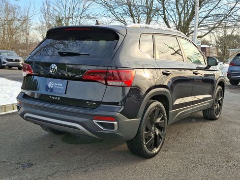 Certified 2024 Volkswagen Taos SE image 6