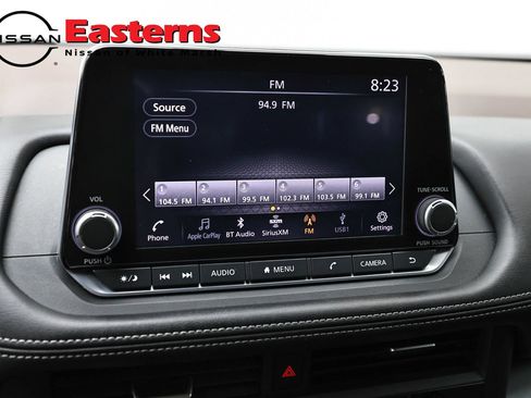 Used 2023 Nissan Rogue S AWD/4WD image 18