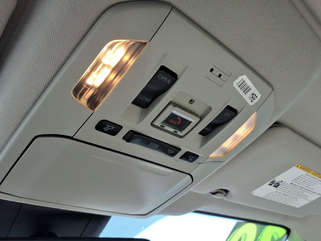 Used 2020 Toyota Highlander XLE FWD image 26