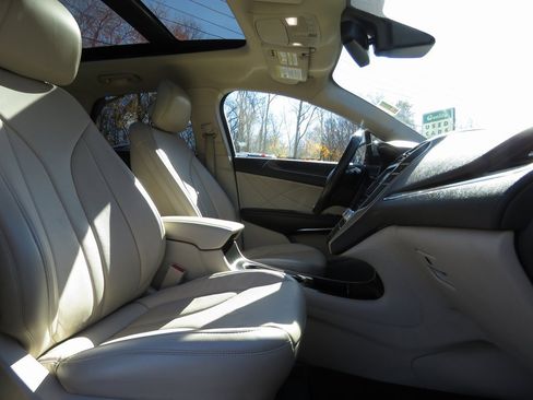 Used 2017 Lincoln MKC Reserve w/ Lincoln MKC Climate Package image 15