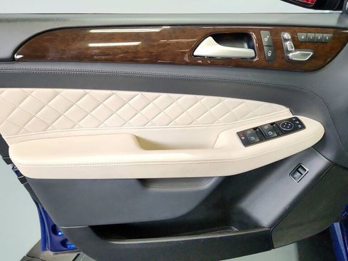 Used 2018 Mercedes-Benz GLE 43 AMG 4MATIC w/ Premium 3 Package image 26