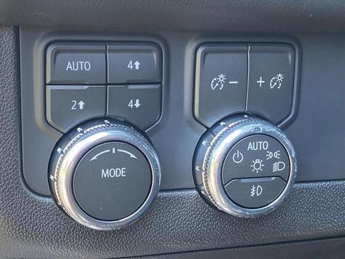 New 2026 GMC Yukon AT4 AWD/4WD image 16