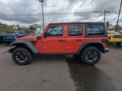 Used 2024 Jeep Wrangler Unlimited Rubicon 4xe image 3