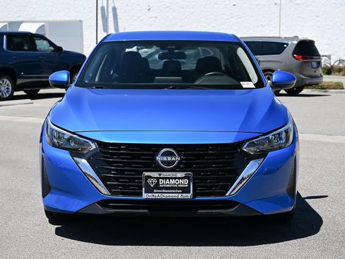 Used 2024 Nissan Sentra SV FWD image 2