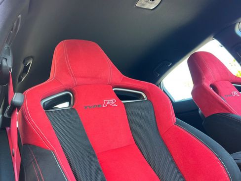 Used 2018 Honda Civic Type R image 16