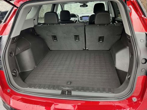 Used 2023 GMC Terrain SLE w/ Driver Convenience Package image 13