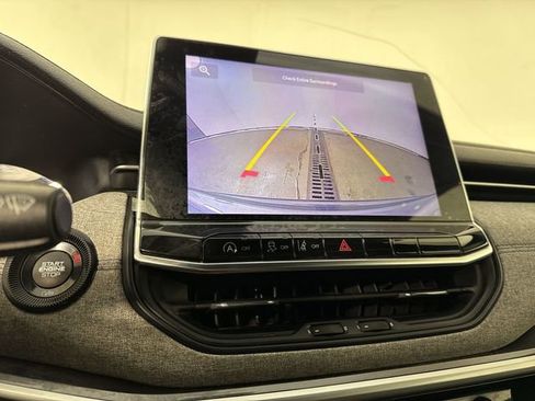 Used 2023 Jeep Compass Latitude w/ Sun and Sound Group image 8