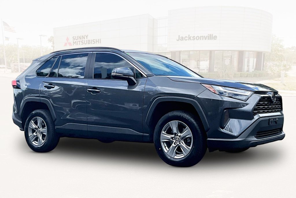 Used 2024 Toyota RAV4 XLE FWD image 3