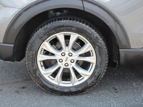 Used 2021 Ford Explorer XLT w/ Equipment Group 202A AWD/4WD image 8