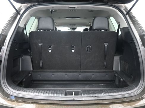 Used 2024 Kia Telluride S image 30