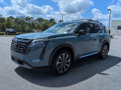 New 2026 Nissan Pathfinder Platinum FWD image 9