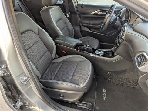 Used 2019 INFINITI QX30 image 36