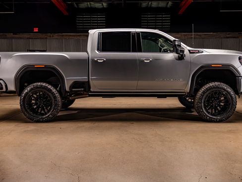 Used 2025 GMC Sierra 2500 Denali w/ Denali Reserve Package image 11