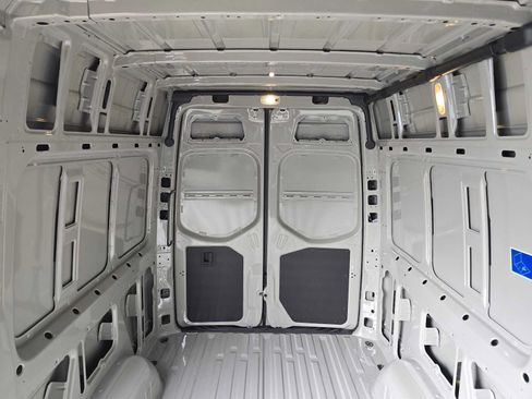Used 2026 Mercedes-Benz Sprinter 2500 image 16