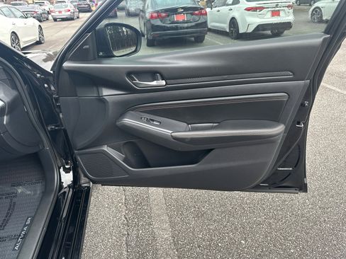 Used 2019 Nissan Altima 2.5 SR w/ SR Premium Package image 13