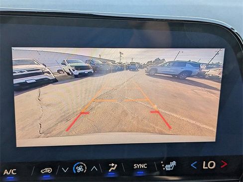 New 2026 Chevrolet Traverse LT image 23