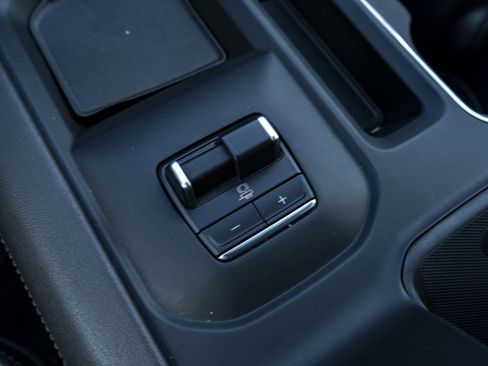 Used 2024 GMC Sierra 3500 Denali w/ Denali Reserve Package image 27