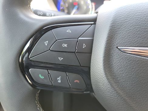 Used 2022 Chrysler Pacifica Limited w/ S Appearance Package FWD image 24