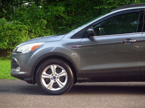 Used 2014 Ford Escape SE w/ Equipment Group 201A AWD/4WD image 19