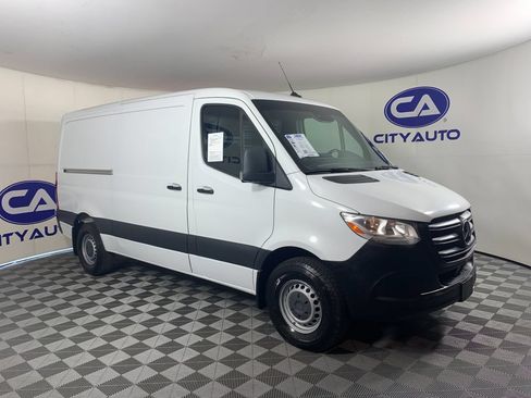 Used 2022 Mercedes-Benz Sprinter 1500 image 1