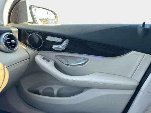 Certified 2022 Mercedes-Benz GLC 300 image 25