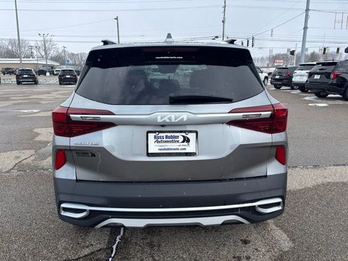 Used 2022 Kia Seltos EX image 5