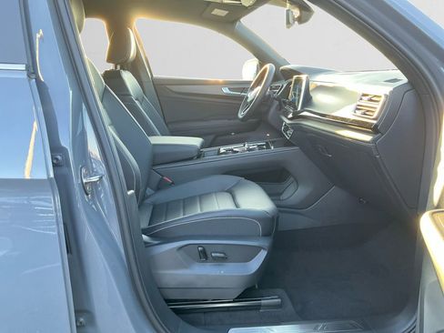 New 2025 Volkswagen Atlas Cross Sport SEL image 15