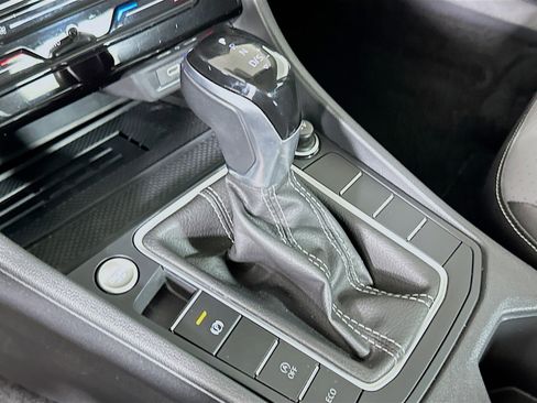 Used 2025 Volkswagen Jetta SE image 24