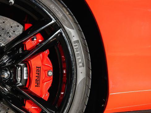 Used 2021 Ferrari Roma RWD image 10