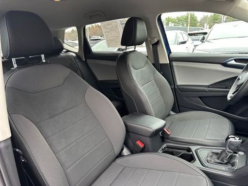 Used 2022 Volkswagen Taos SE image 20