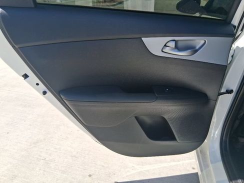 Used 2024 Kia Forte LXS w/ LXS Technology Package FWD image 14