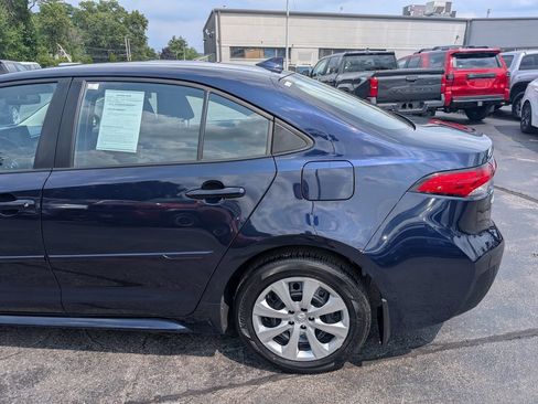 Used 2025 Toyota Corolla LE FWD image 4