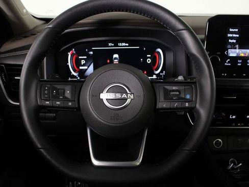 Certified 2023 Nissan Rogue Platinum FWD image 28