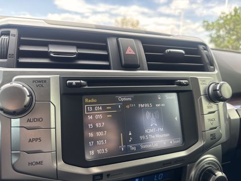 Used 2016 Toyota 4Runner Limited AWD/4WD image 32