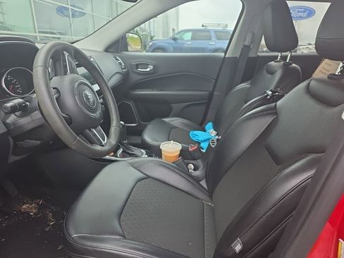 Used 2021 Jeep Compass Latitude image 10