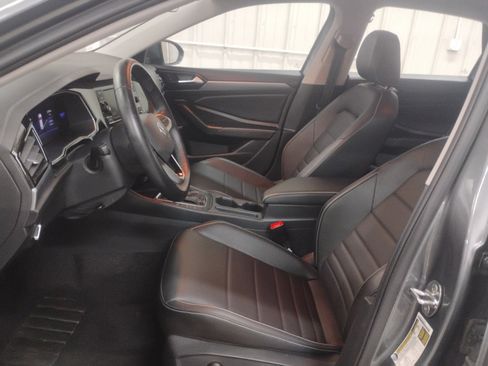 Used 2024 Volkswagen Jetta SE image 18