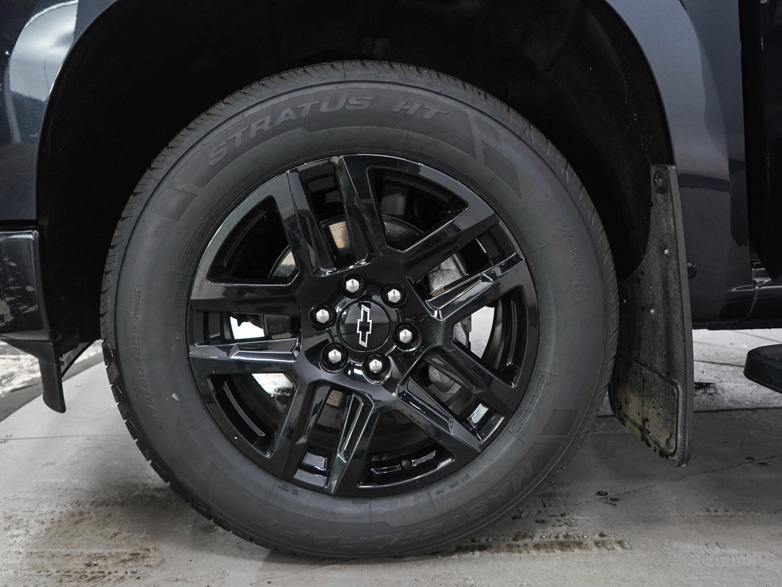 Used 2023 Chevrolet Silverado 1500 RST AWD/4WD image 31