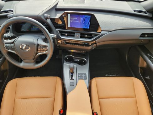 Used 2025 Lexus UX 300h FWD image 34