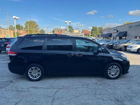 Used 2011 Toyota Sienna XLE image 4