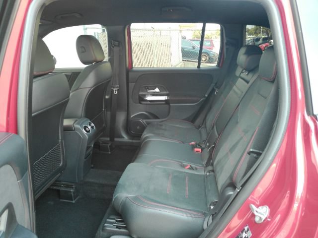 Used 2022 Mercedes-Benz GLB 250 image 17
