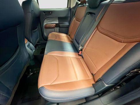 Used 2023 Ford Maverick Lariat FWD image 13