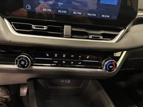 Used 2026 Chevrolet Equinox LT FWD image 21