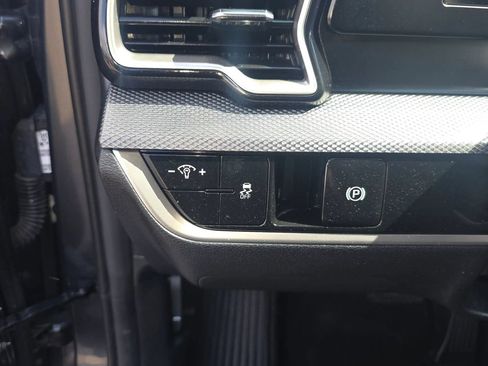 Used 2024 Kia Sportage LX FWD image 22