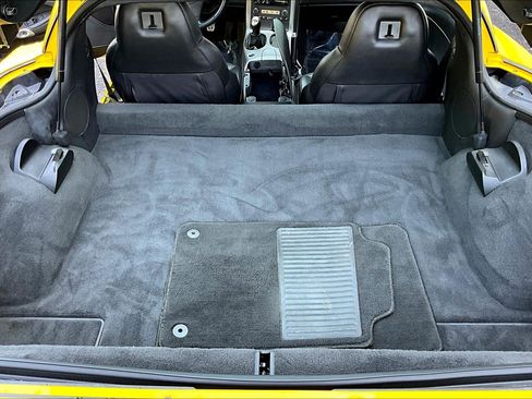 Used 2007 Chevrolet Corvette Coupe w/ Performance Package RWD image 27