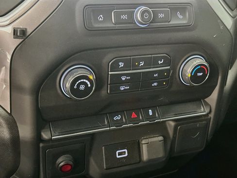 Used 2019 Chevrolet Silverado 1500 Custom w/ Custom Value Package AWD/4WD image 24