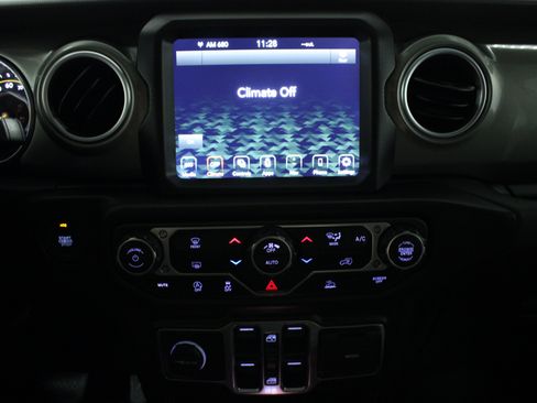 Used 2023 Jeep Wrangler Unlimited Sahara AWD/4WD image 22